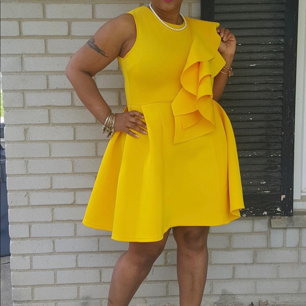 Above knee length yellow dress - Picture 2 of 7